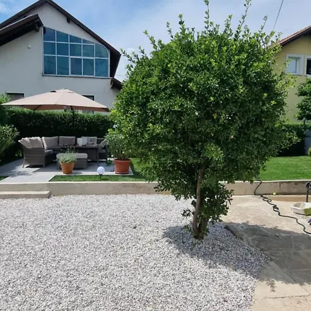 Vakantiehuis Privat House Lena With Garden&free Parking *